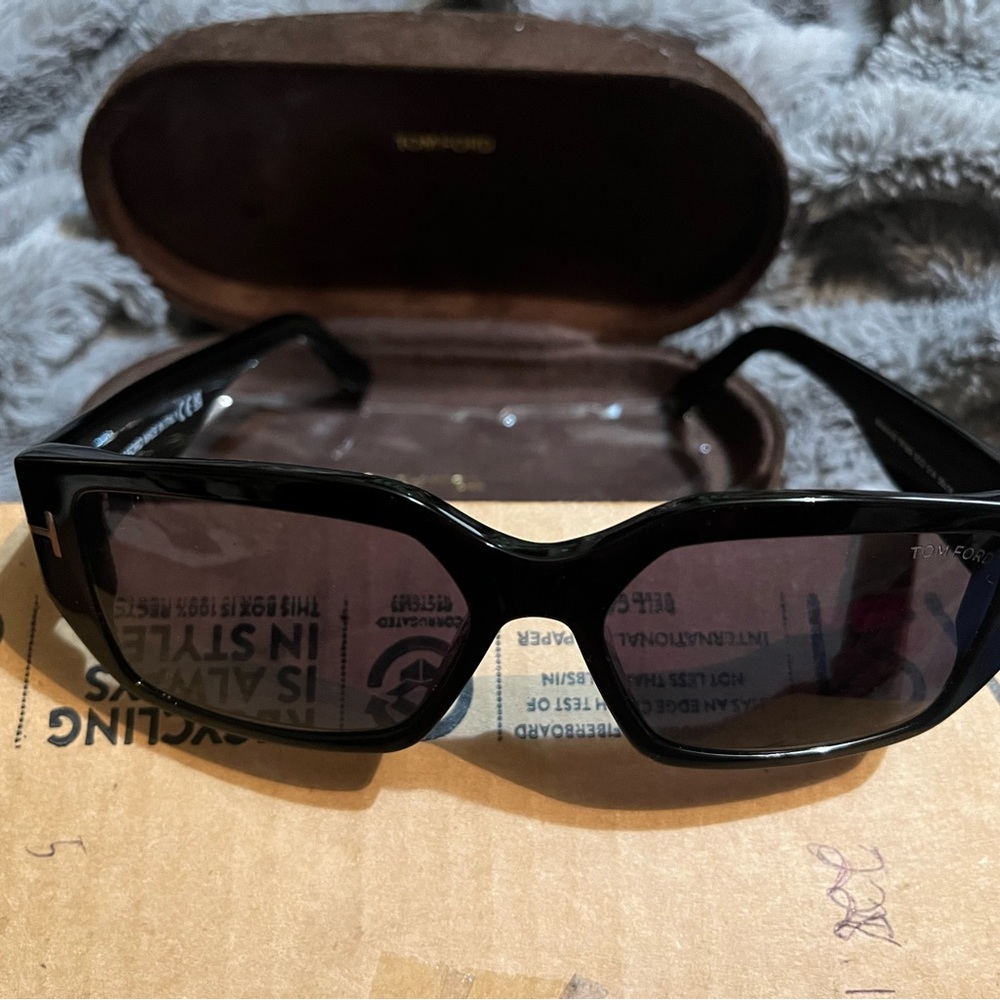 Authentic Brand New Tom Ford Silvano Square Sunglasses, 56mm, Black/Gray